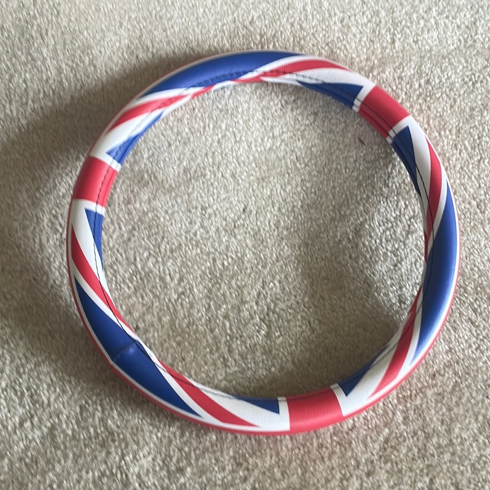 A union jack steering wheel cover